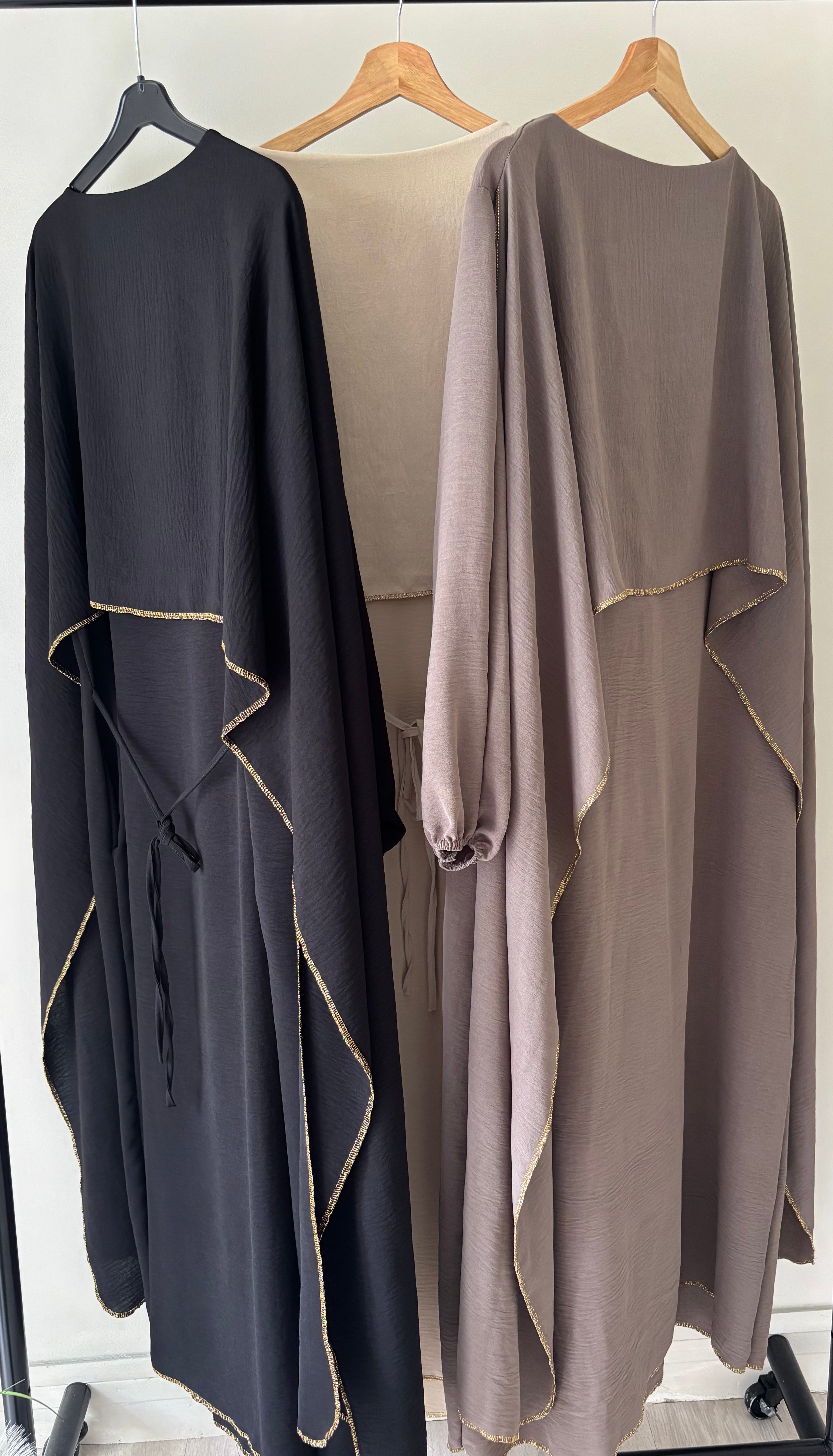 Abaya fluide cape avant  – col arrondi manches volumineuses - taille unique